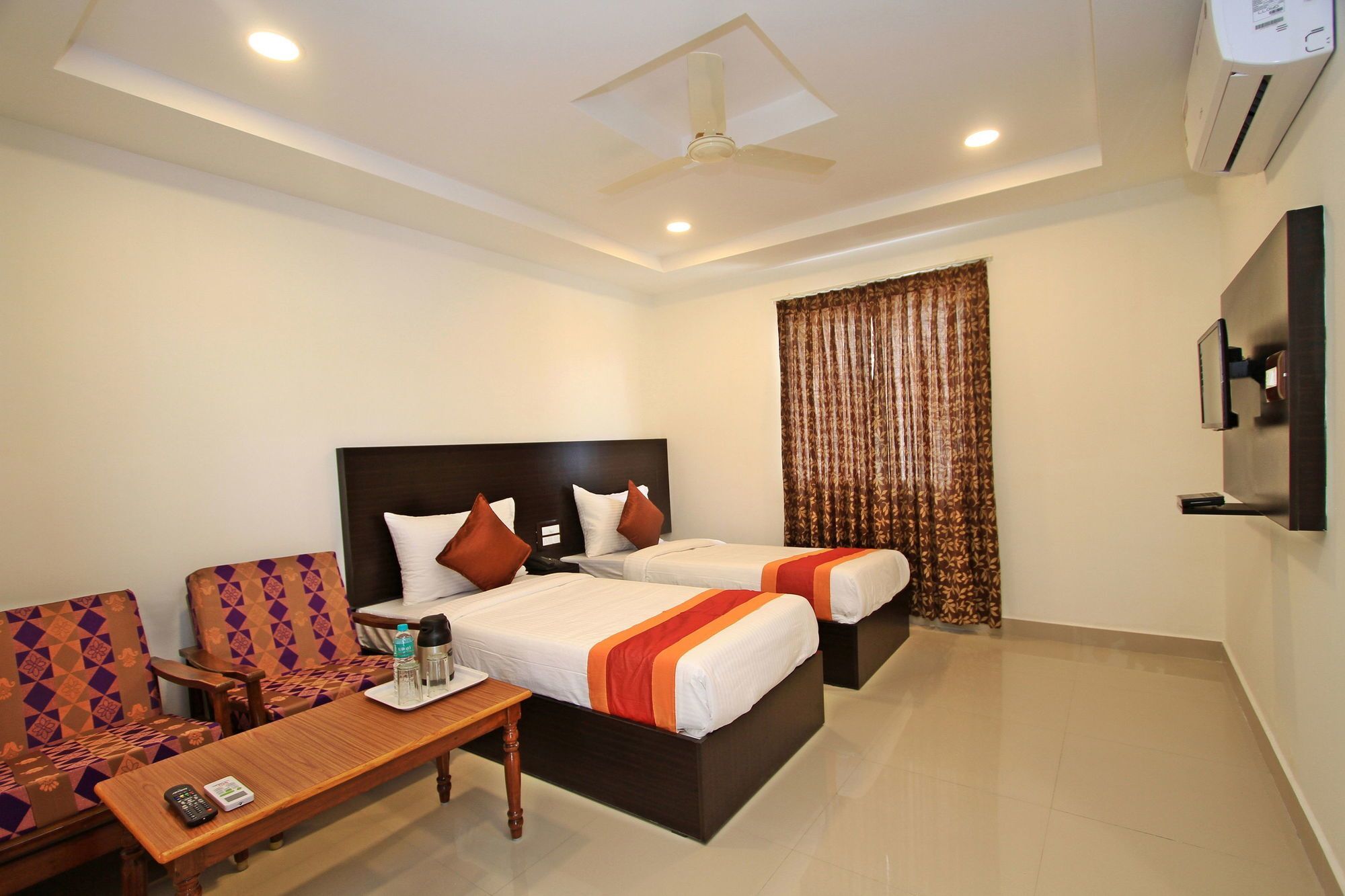 Hotel Oyo 4733 Champion Residency à Bangalore Extérieur photo